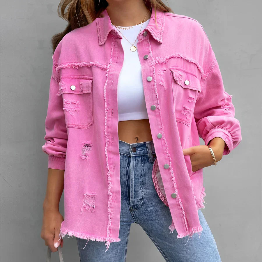 Heidi-Mode | Zerrissenes Denim-Hemd mit Knopfleiste" 

Rewritten: "Heidi-Mode | Ripped Denim Shirt with Button Placket