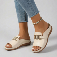 Sandalen mit Goldriemen | Mona